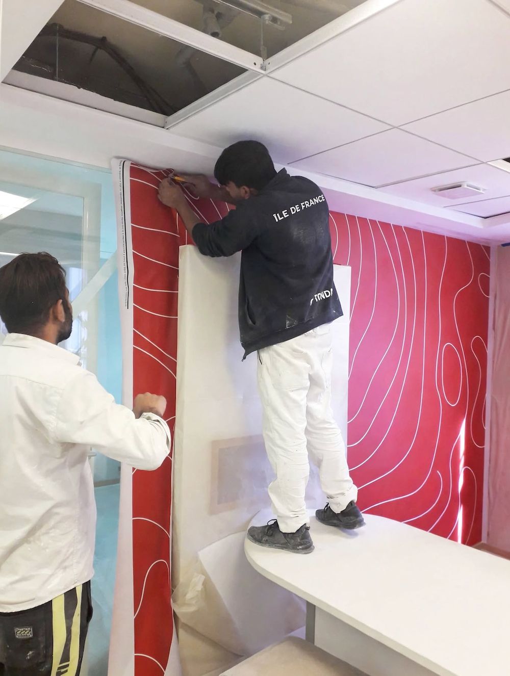 Pose de revêtement mural